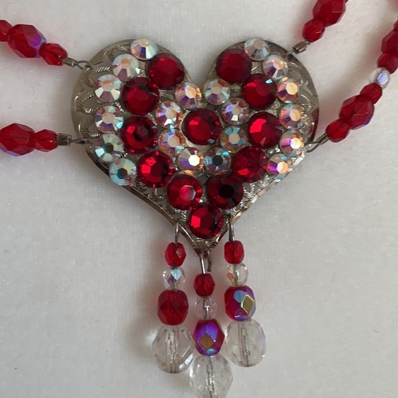 Vintage Heart AB Necklace - Picture 3 of 10
